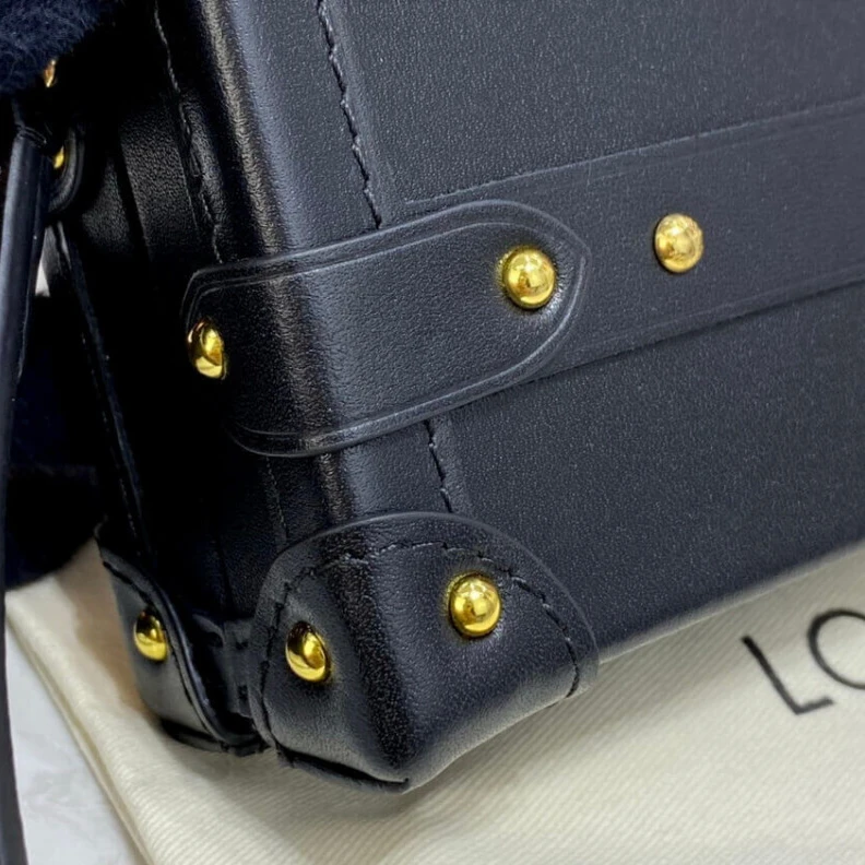 Mythick.ru Sheepskin Louis Vuitton Petite Malle Monogram Metal Bag