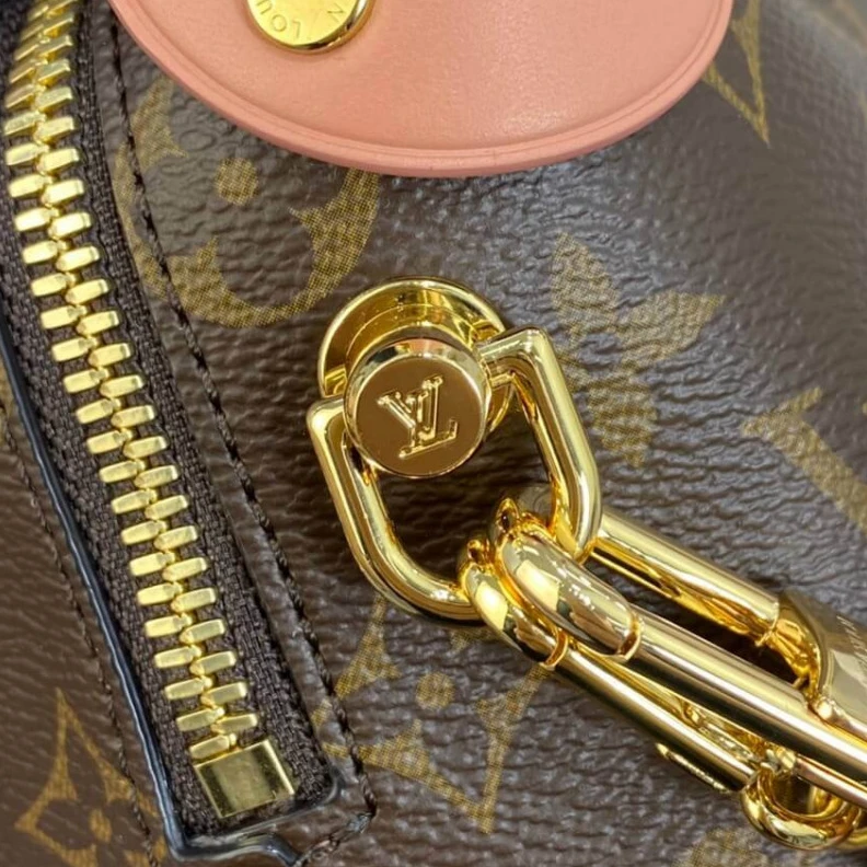 Top lv Inside zi Louis Vuitton Petite Malle Souple Peach