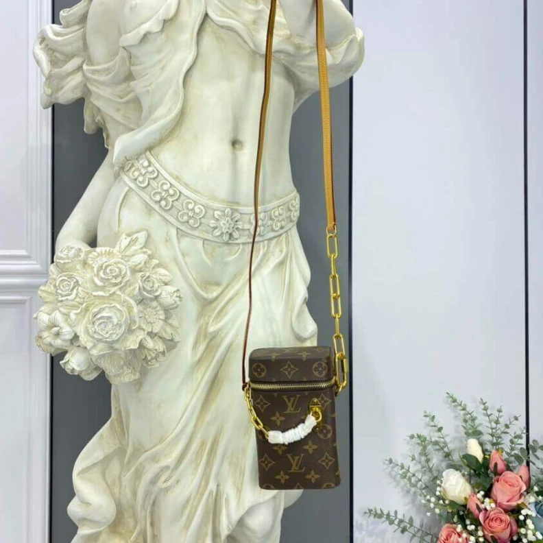 Mythick ru 11 x 6 x LV Phone Box Bag