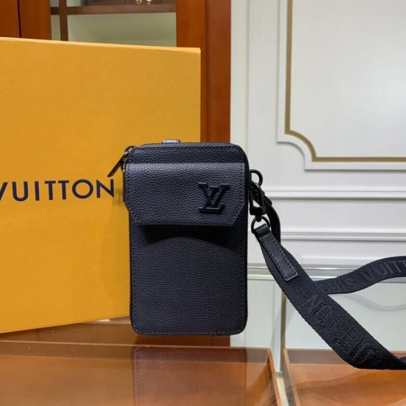 Top lv Black hard Louis Vuitton Phone Pouch