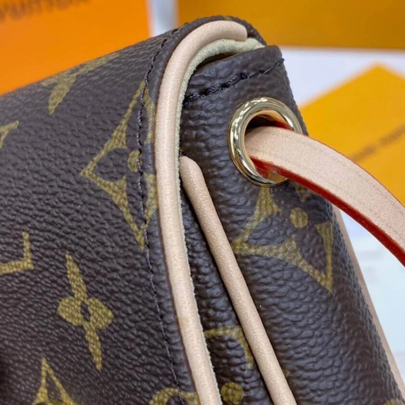Lv belts replica This small LV Pochette Cancun Pouch