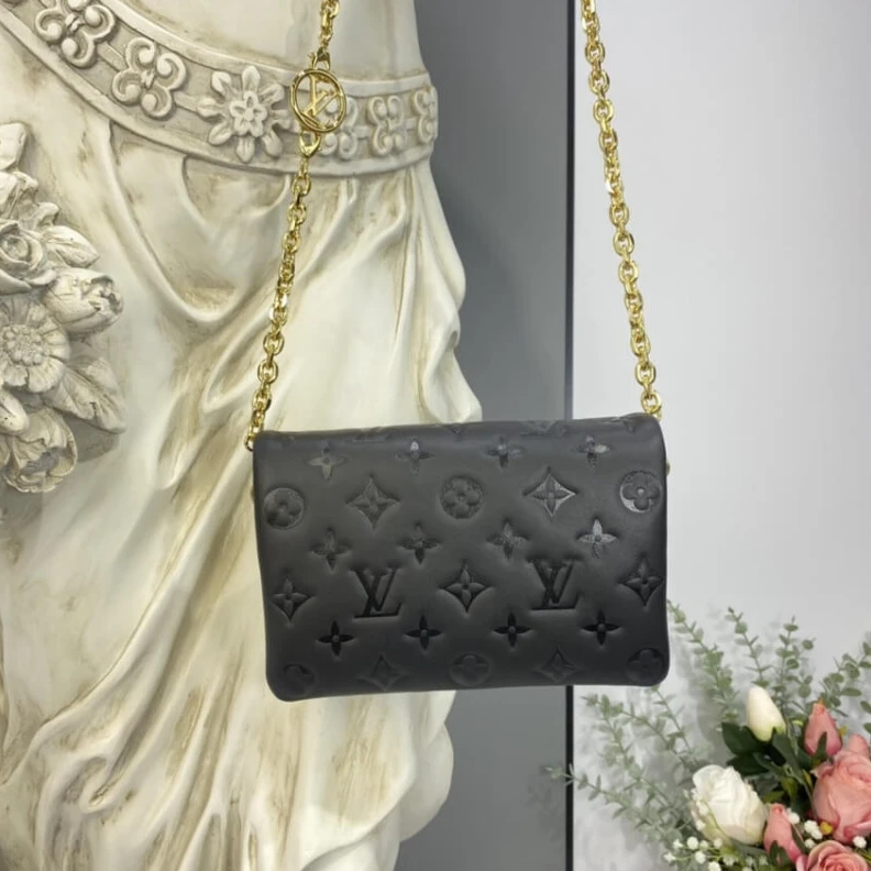 Mythick Chain Dro Louis Vuitton Pochette Coussin Black