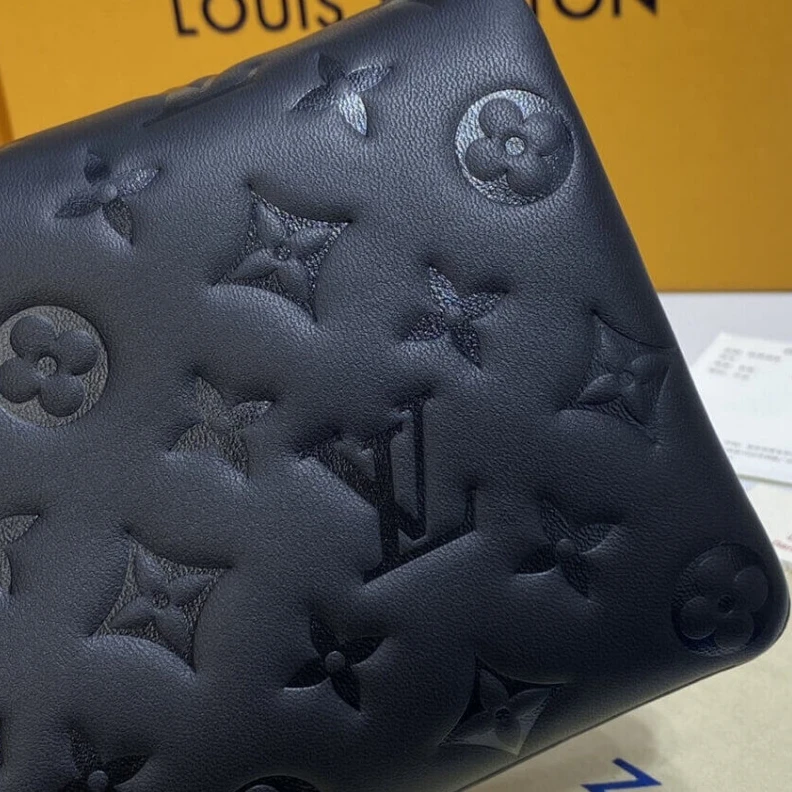 Mythick Chain Dro Louis Vuitton Pochette Coussin Black