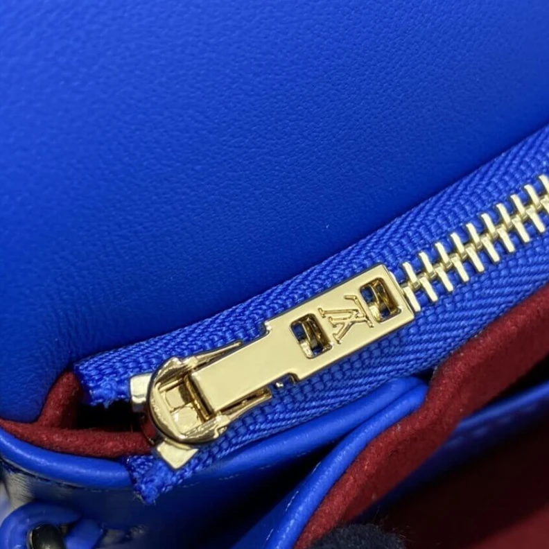 Top lv Chain Dro Louis Vuitton Pochette Coussin Blue   Red