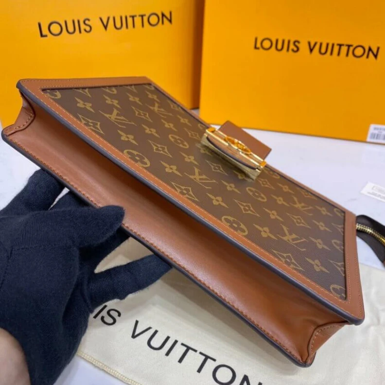 Replica bags Inside fl Louis Vuitton Pochette Dauphine