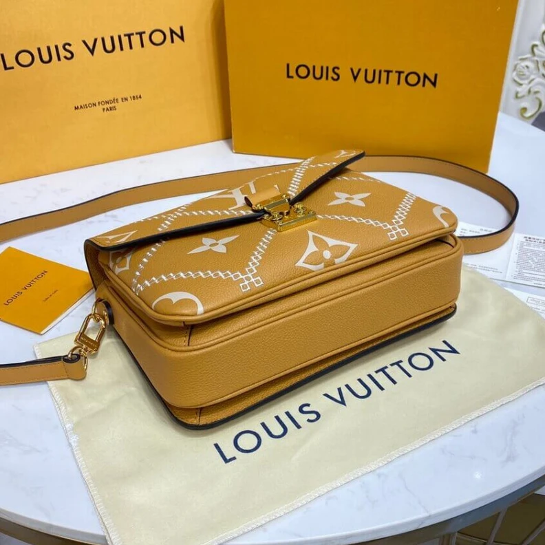Replica bag Strap: Re Louis Vuitton Pochette Metis Apricot