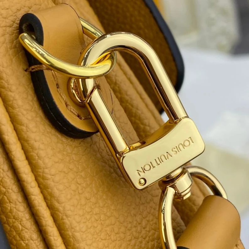 Replica bag Strap: Re Louis Vuitton Pochette Metis Apricot
