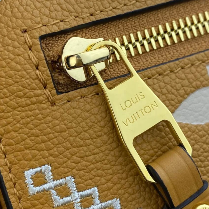 Replica bag Strap: Re Louis Vuitton Pochette Metis Apricot