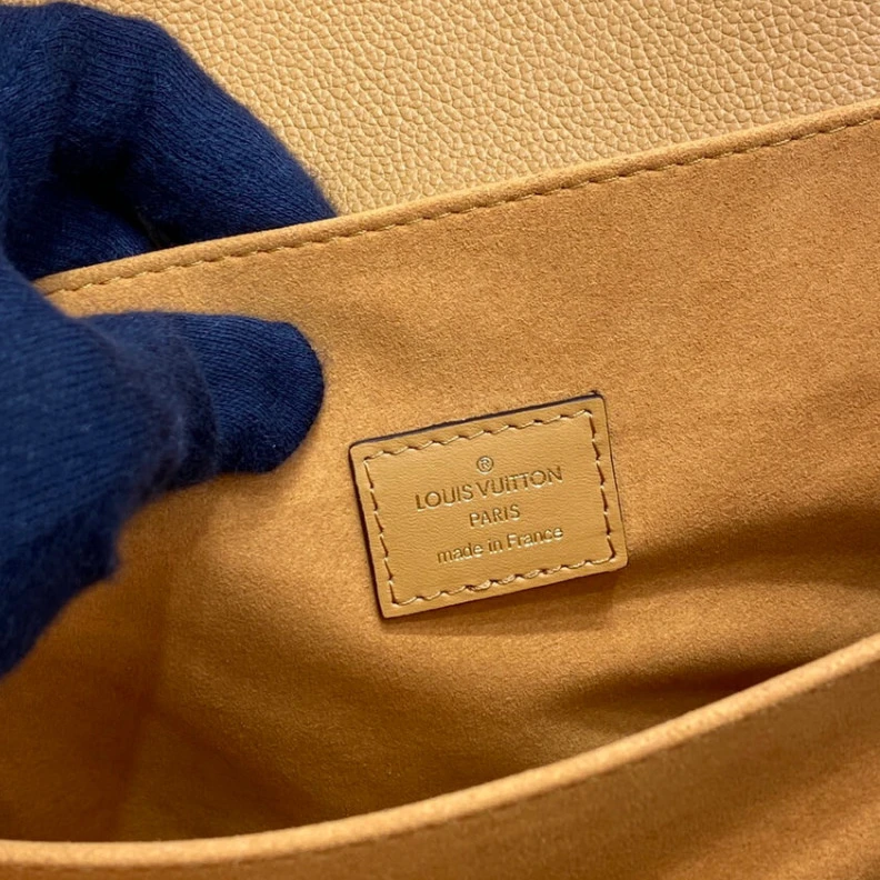 Replica bag Strap: Re Louis Vuitton Pochette Metis Apricot