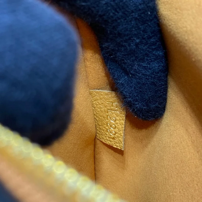 Replica bag Strap: Re Louis Vuitton Pochette Metis Apricot