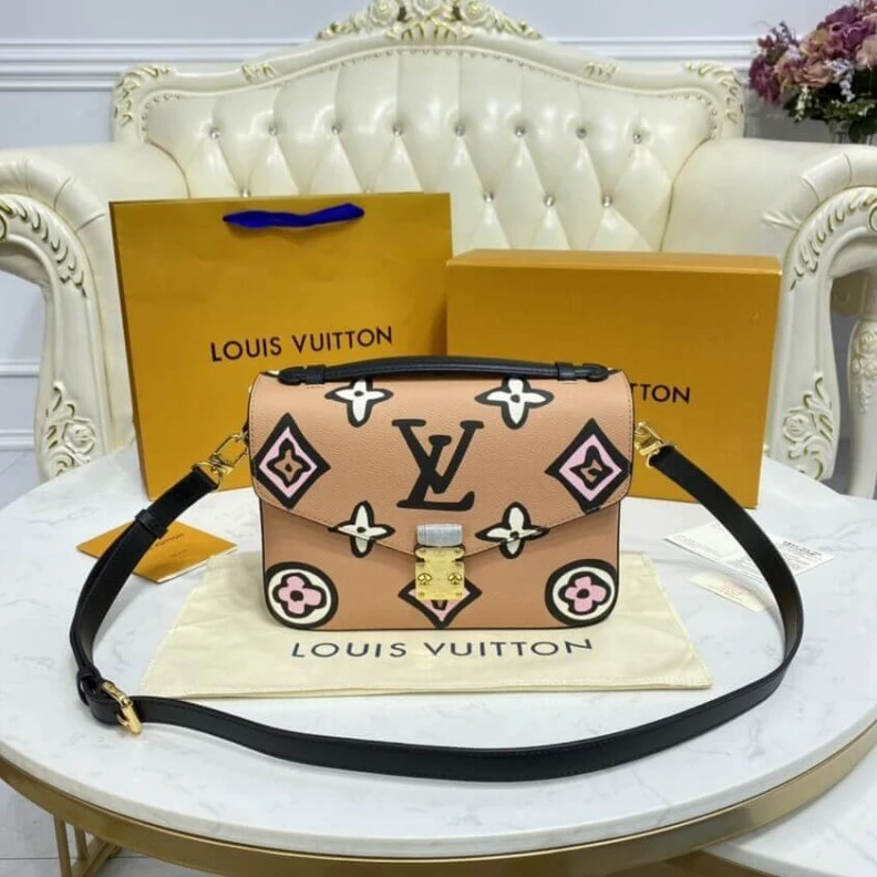 Mythick.ru Textile l Louis Vuitton Pochette Metis Arizona Beige