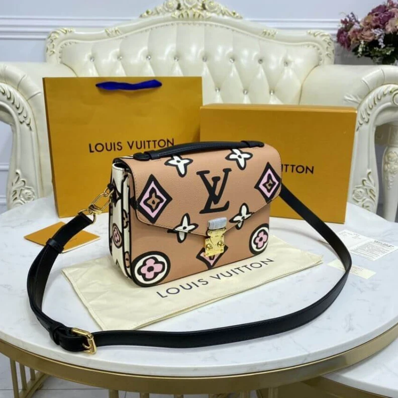 Mythick.ru Textile l Louis Vuitton Pochette Metis Arizona Beige