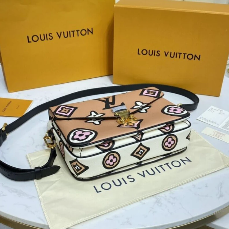 Mythick.ru Textile l Louis Vuitton Pochette Metis Arizona Beige