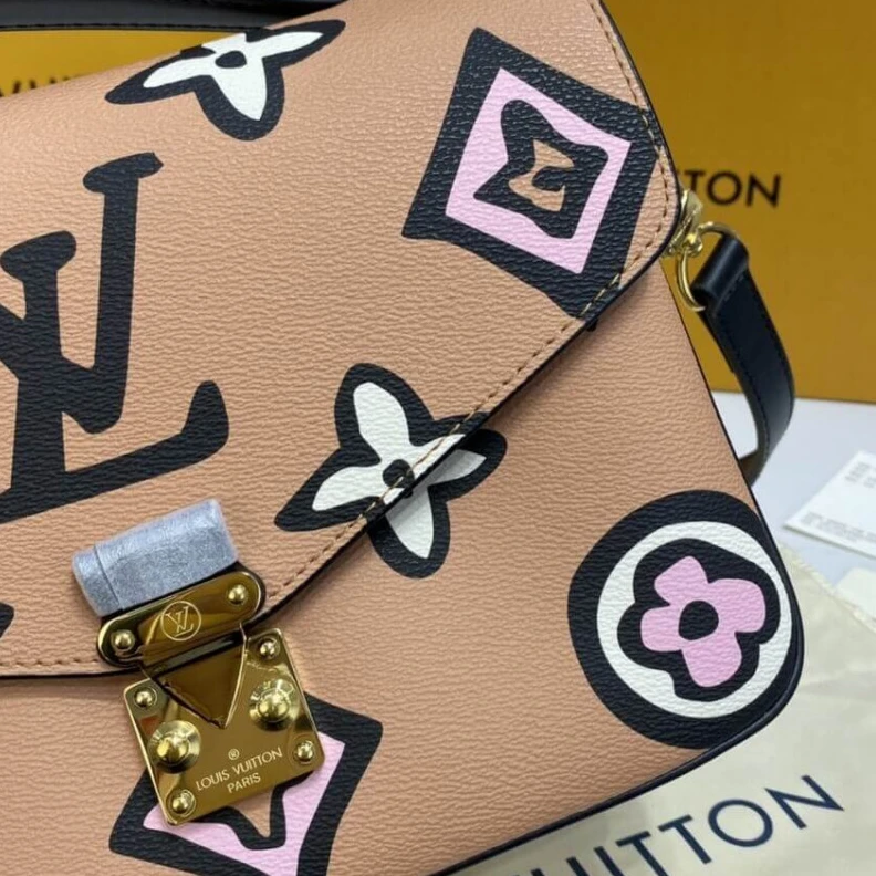 Mythick.ru Textile l Louis Vuitton Pochette Metis Arizona Beige