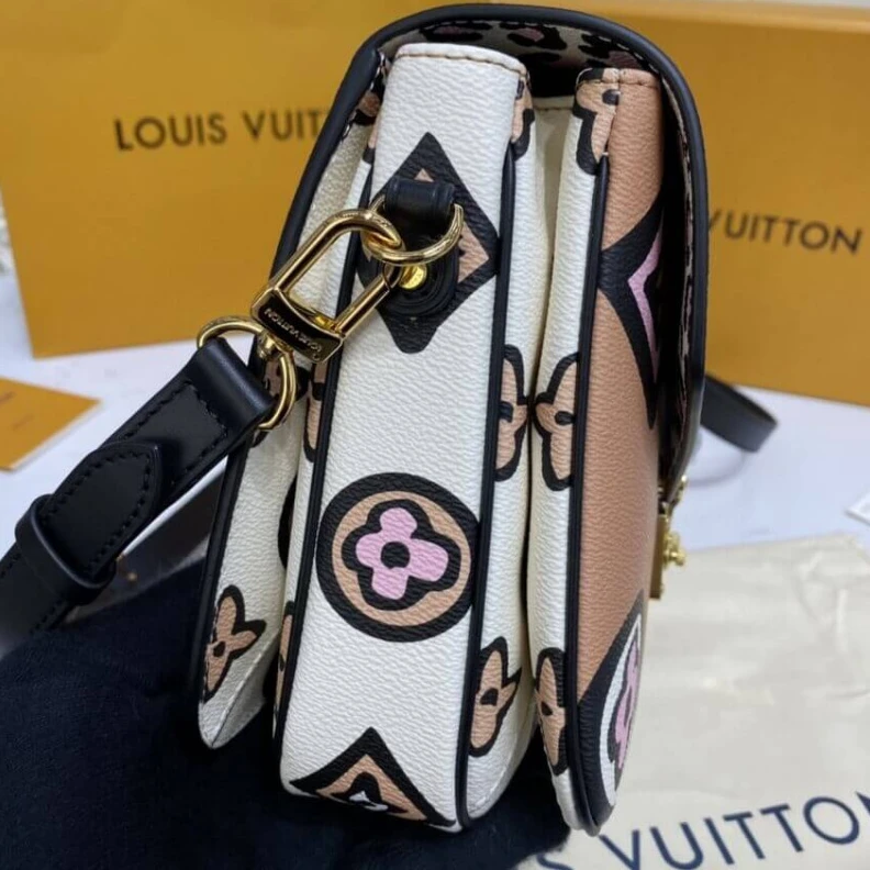 Mythick.ru Textile l Louis Vuitton Pochette Metis Arizona Beige