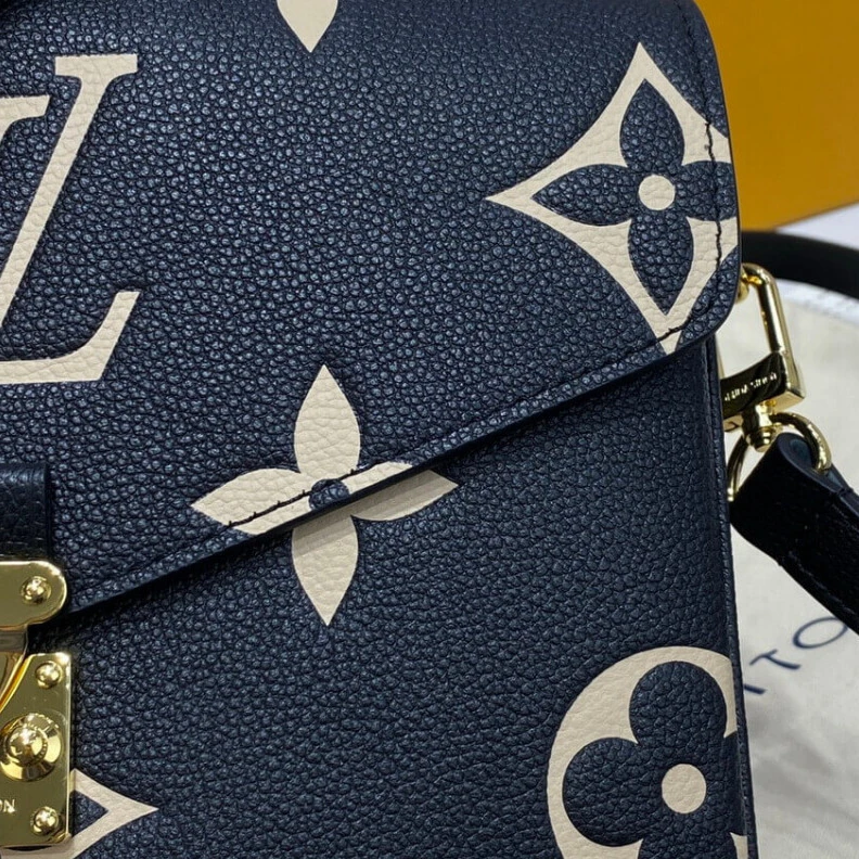 Replica bag Outside z Louis Vuitton Pochette Metis Black Beige