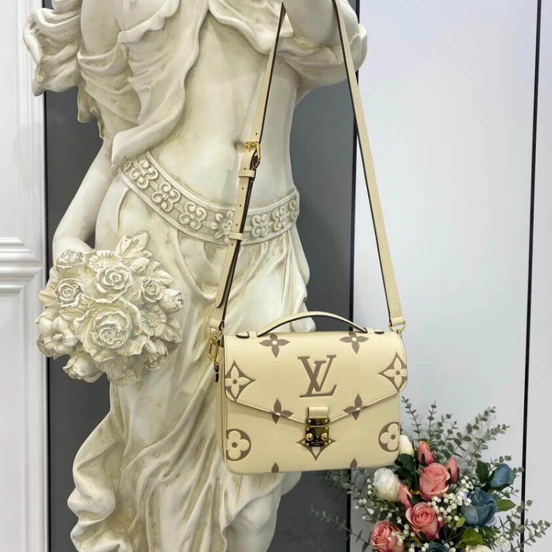 Strap: Re Louis Vuitton Pochette Metis Cream Bois de Rose Pink