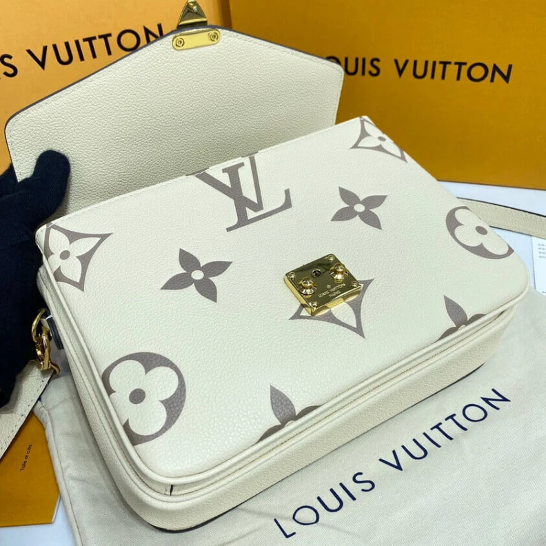 Strap: Re Louis Vuitton Pochette Metis Cream Bois de Rose Pink