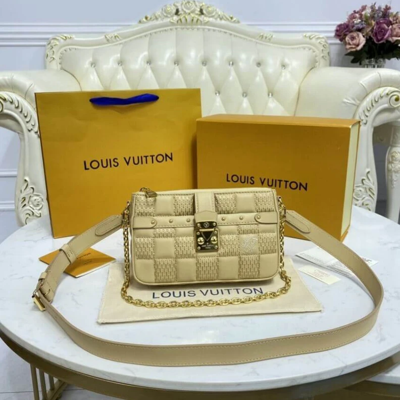 Top lv Goldcolor Louis Vuitton Pochette Troca Beige