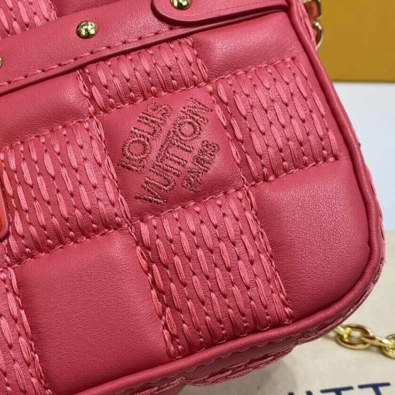 Mythick.ru The Pochet Louis Vuitton Pochette Troca Pink