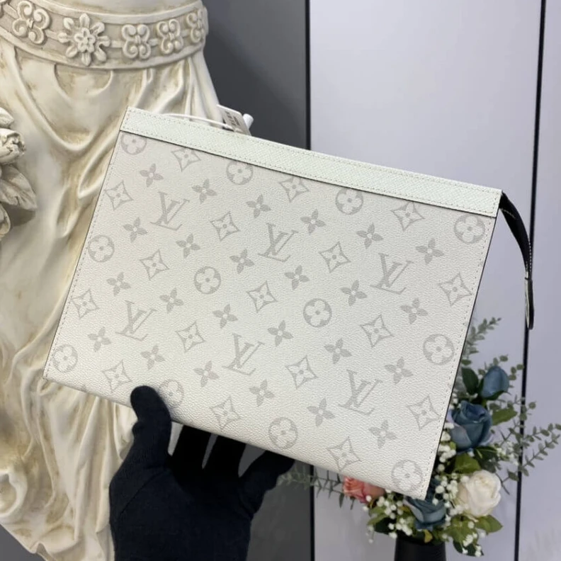 Mythick ru 6 card sl Louis Vuitton Pochette Voyage MM Antarctica