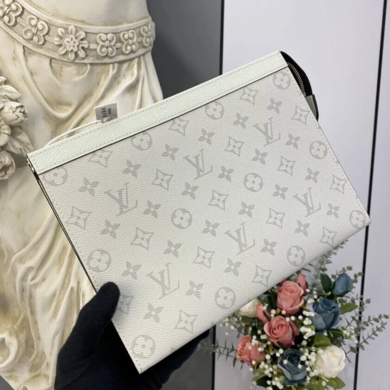 Mythick ru 6 card sl Louis Vuitton Pochette Voyage MM Antarctica