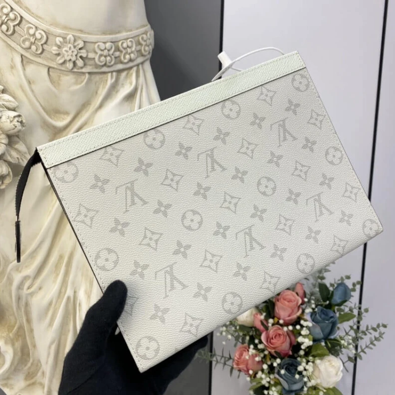 Mythick ru 6 card sl Louis Vuitton Pochette Voyage MM Antarctica