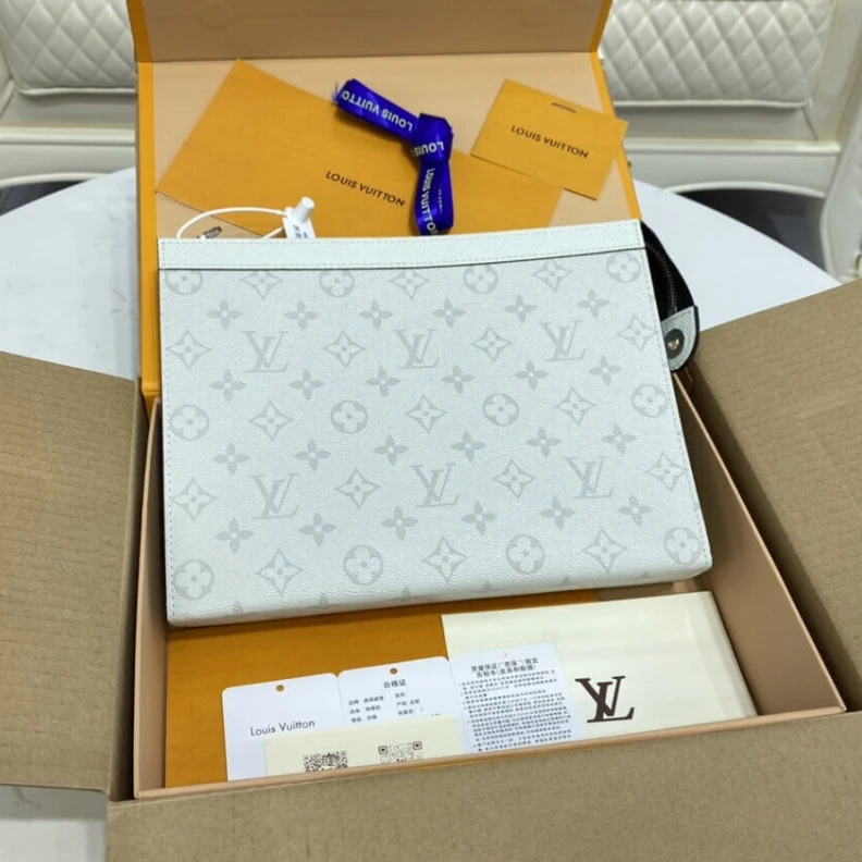 Mythick ru 6 card sl Louis Vuitton Pochette Voyage MM Antarctica