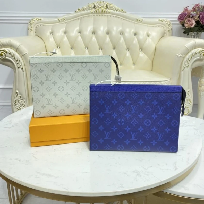 Mythick ru 6 card sl Louis Vuitton Pochette Voyage MM Antarctica
