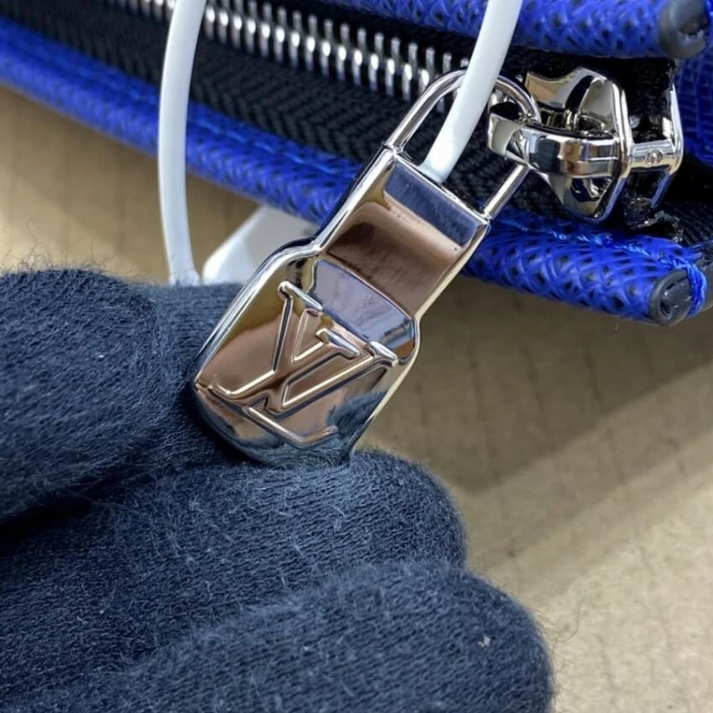 Mythick.ru Pacific B Louis Vuitton Pochette Voyage MM Cobalt