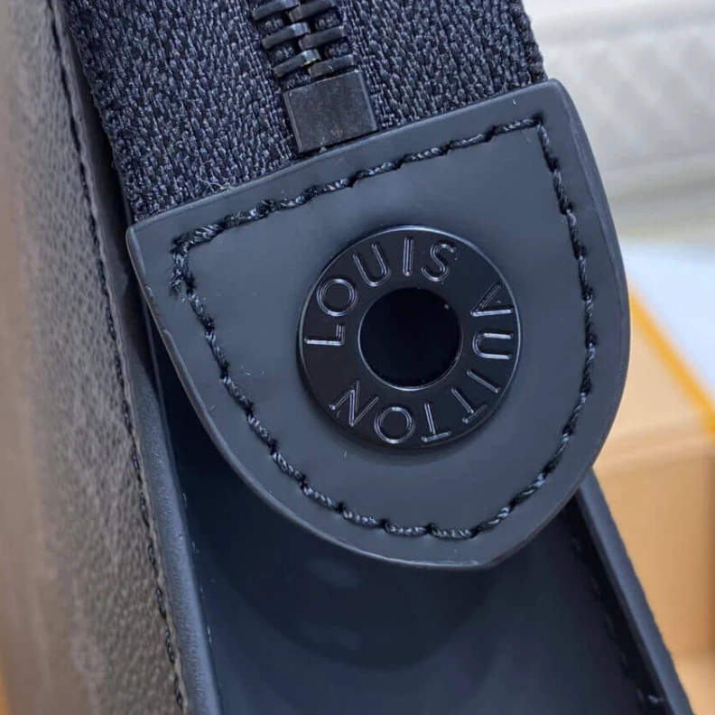 Louis vuitton locations 26 x 20 x Louis Vuitton Pochette Voyage MM Monogram Eclipse LV Rubber