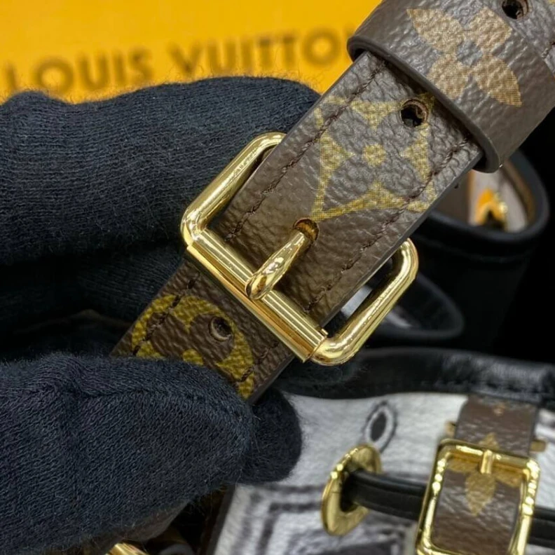 Replica bags Drawstrin Louis Vuitton Printed Matte Calf Leather Noé MM