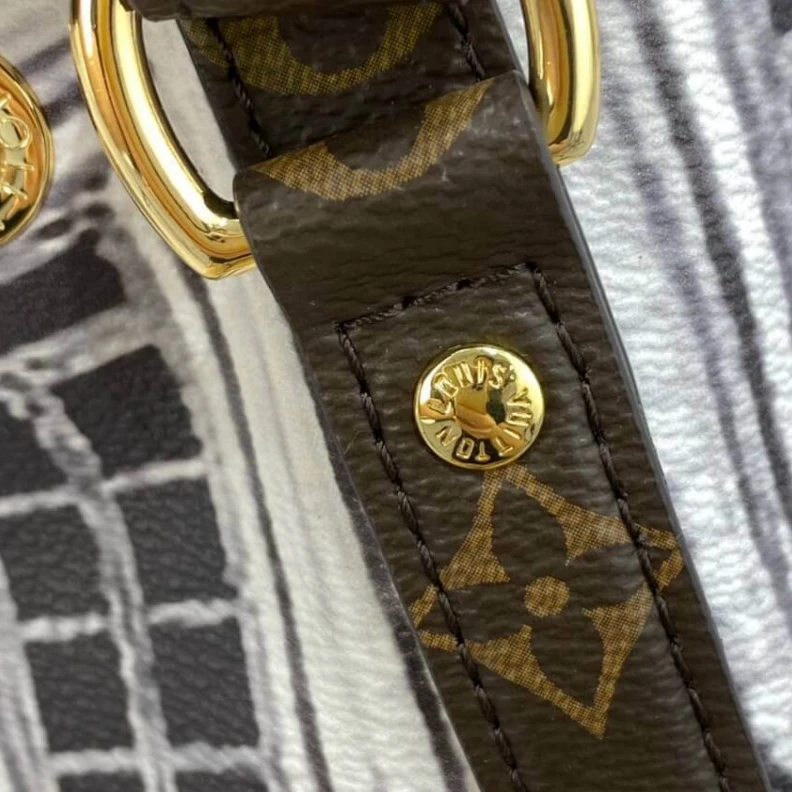 Replica bags Drawstrin Louis Vuitton Printed Matte Calf Leather Noé MM