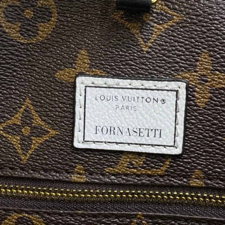 Replica bag Inside fl Louis Vuitton Printed Matte Calf Leather Onthego MM