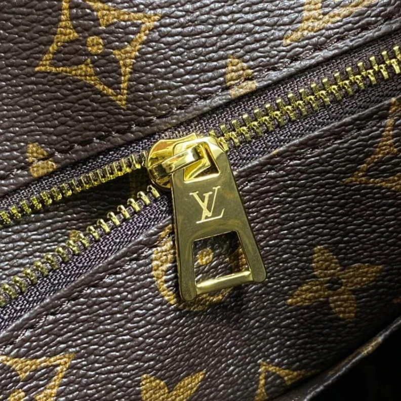 Replica bag Inside fl Louis Vuitton Printed Matte Calf Leather Onthego MM