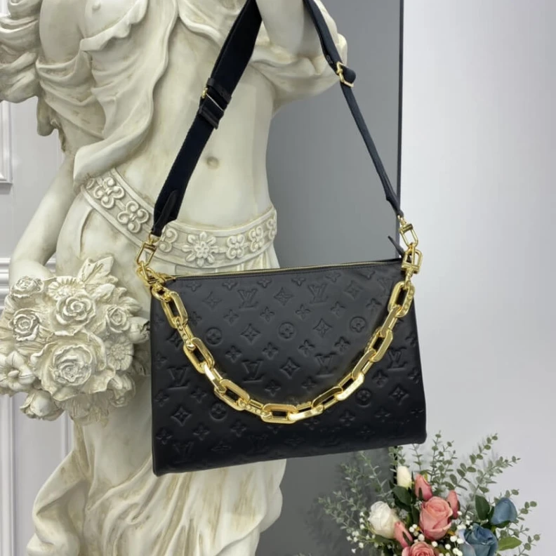 Mythick Longueur Louis Vuitton Sac Coussin MM