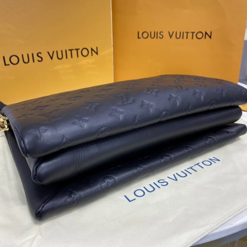 Mythick Longueur Louis Vuitton Sac Coussin MM