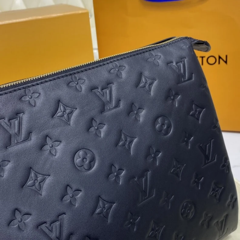 Mythick Longueur Louis Vuitton Sac Coussin MM