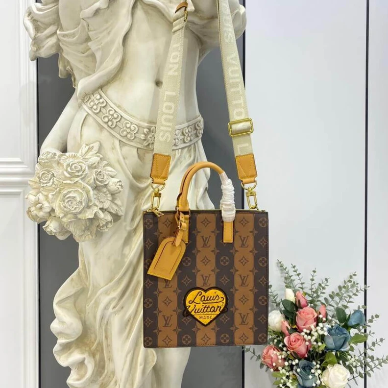 Louis vuitton locations Monogram Louis Vuitton Sac Plat Cross Brown