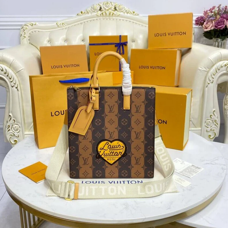 Louis vuitton locations Monogram Louis Vuitton Sac Plat Cross Brown