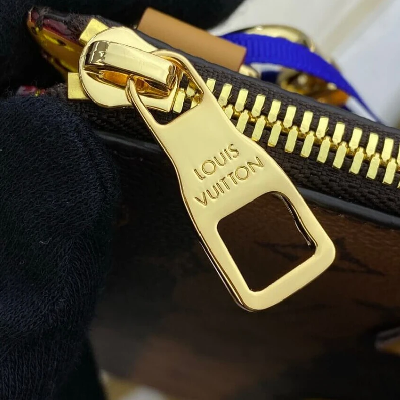 Louis vuitton locations Monogram Louis Vuitton Sac Plat Cross Brown