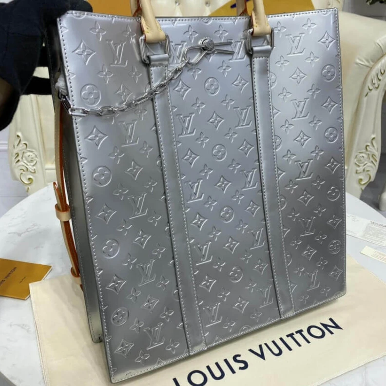Louis vuitton locations Louis Vuitton Sac Plat Silver