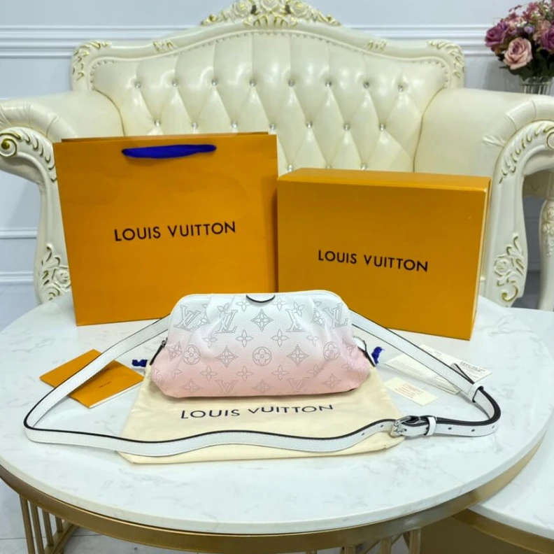 Louis vuitton locations Strap Dro Louis Vuitton Scala Mini Pouch Gradient Pink Mahina Leather