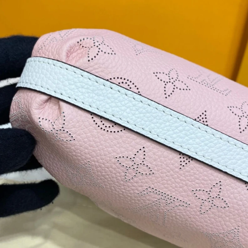 Louis vuitton locations Strap Dro Louis Vuitton Scala Mini Pouch Gradient Pink Mahina Leather