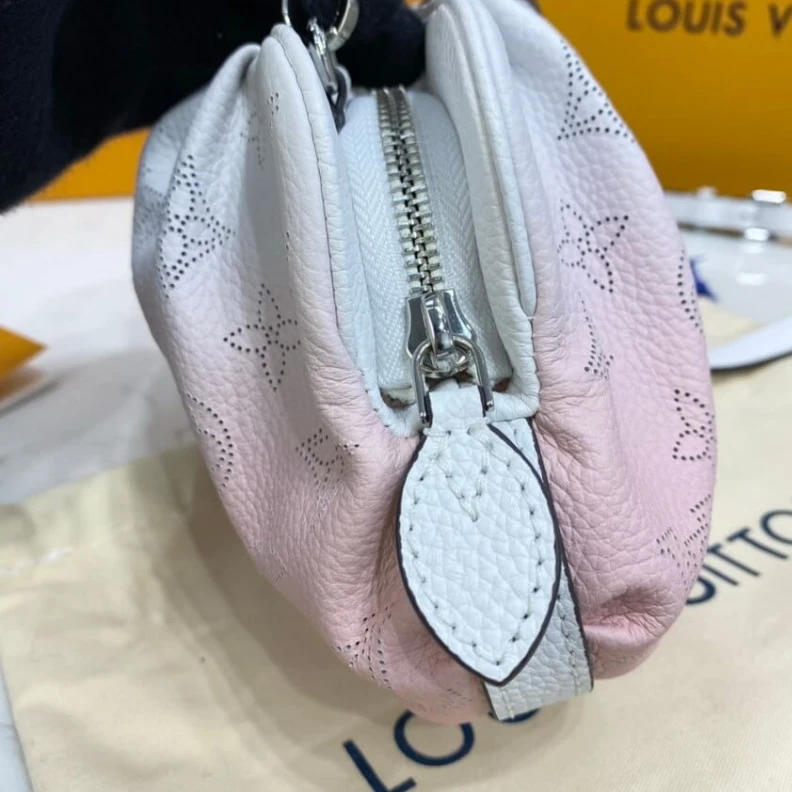 Louis vuitton locations Strap Dro Louis Vuitton Scala Mini Pouch Gradient Pink Mahina Leather