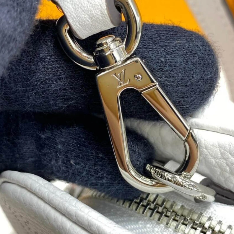 Louis vuitton locations Strap Dro Louis Vuitton Scala Mini Pouch Gradient Pink Mahina Leather