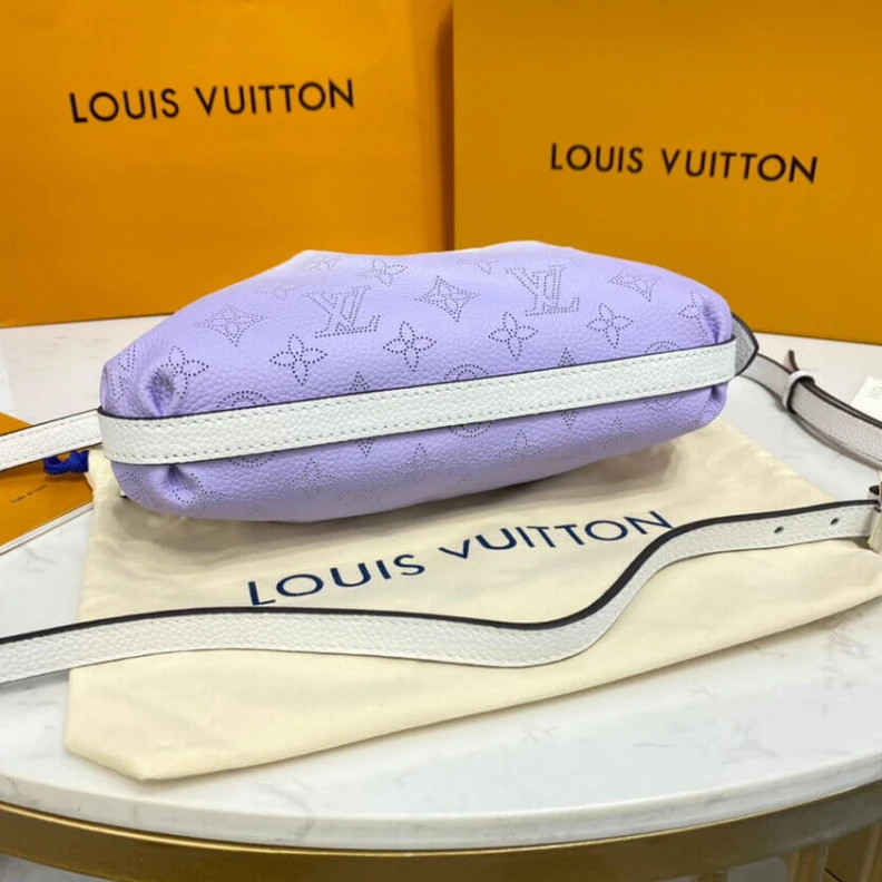 Mythick Mahina pe Louis Vuitton Scala Mini Pouch Gradient Purple Mahina Leather
