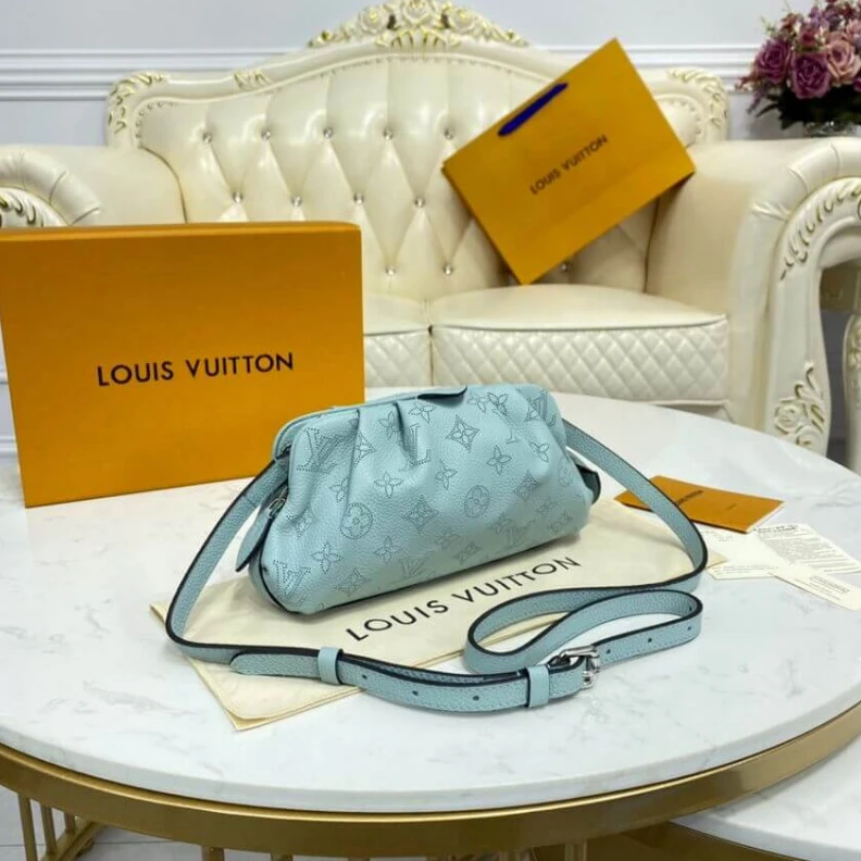 Mythick Zip closu Louis Vuitton Scala Mini Pouch Lagoon Green