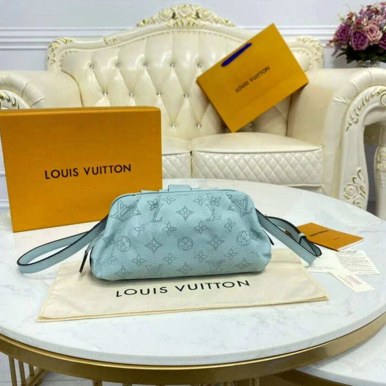 Mythick Zip closu Louis Vuitton Scala Mini Pouch Lagoon Green
