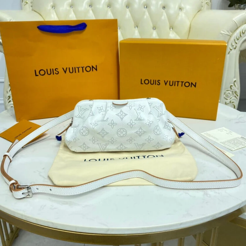 Replica bags Inside fl Louis Vuitton Scala Mini Pouch